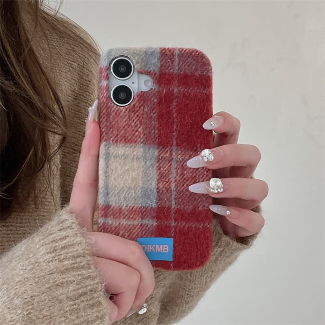 Phone Cases Iphone 13 - レトロなチェック柄の、柔らかくふわふわで暖かいiPhone 18、17、16、15、14、13 Pro Max用スマホケース。おしゃれな格子柄の生地を使用したカバー。女の子へのプレゼントに最適。